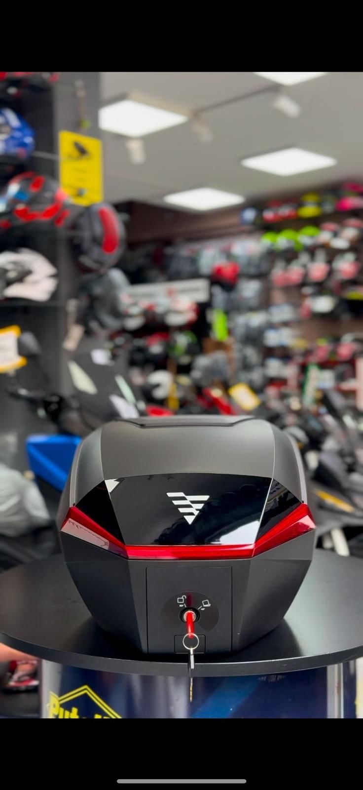 Voge Black/ Red Topcase 37 LT