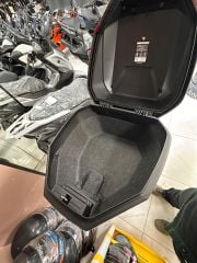 Voge Black/ Red Topcase 37 LT