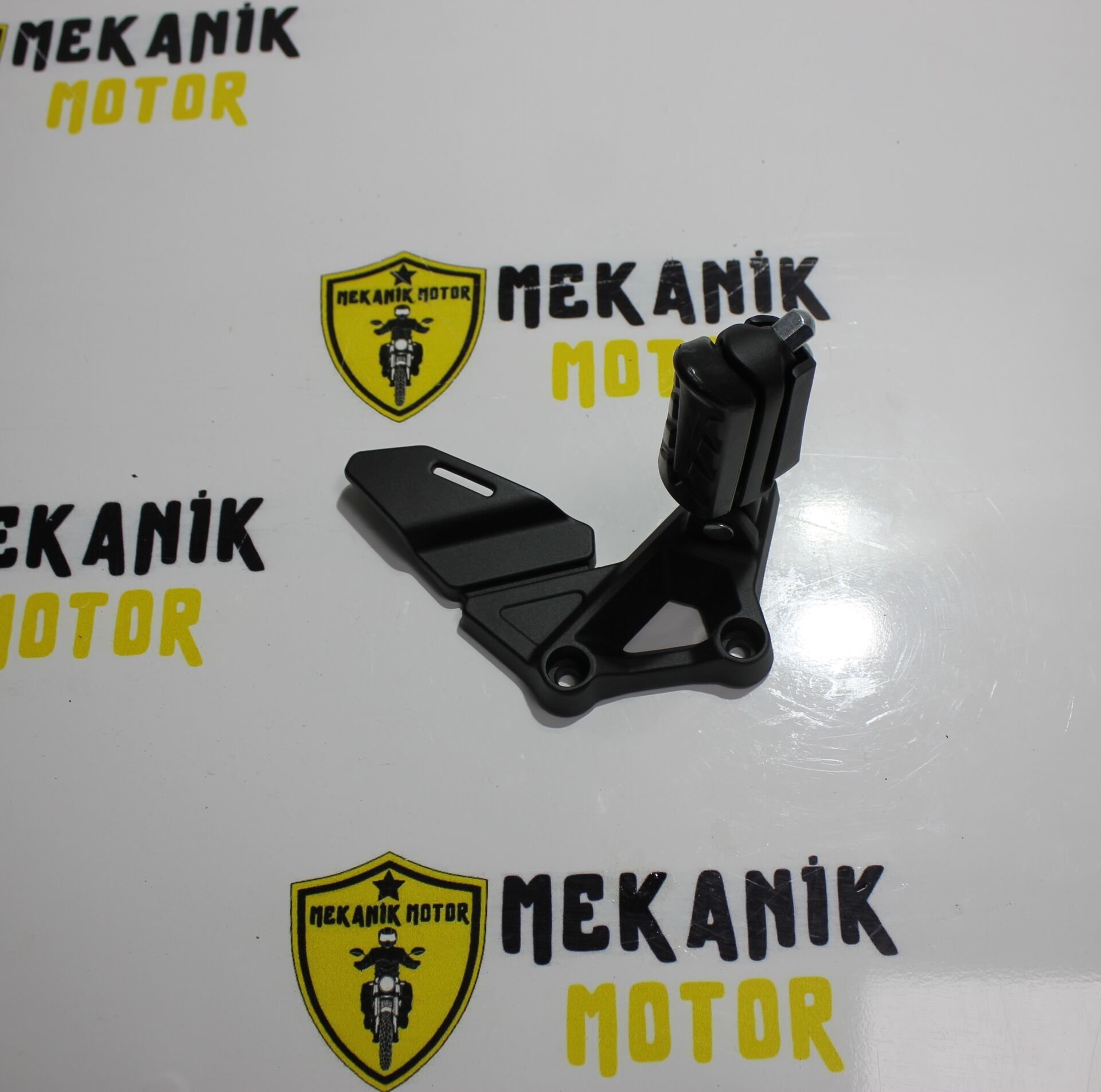 VOGE 500 SERİSİ ÖN SOL SÜRÜCÜ BASAMAĞI BRAKETİ İLE