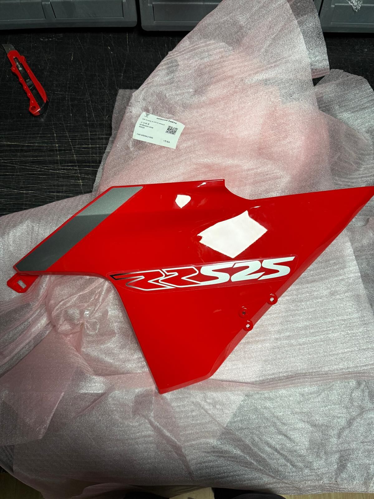 Voge 525 Rr Dizlik Grenajı Sağ Kırmızı