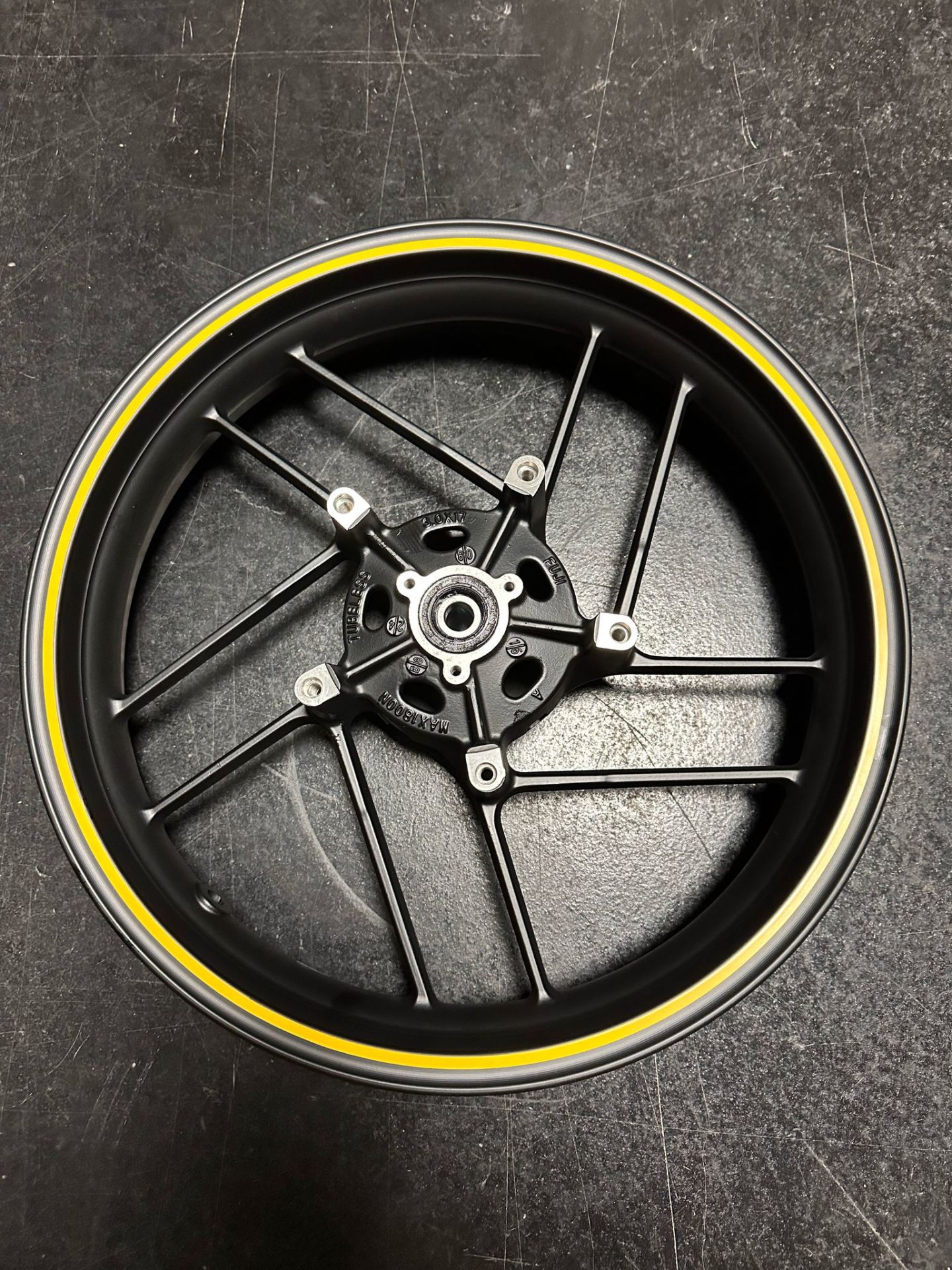 Voge R125 Ön Jant Sarı