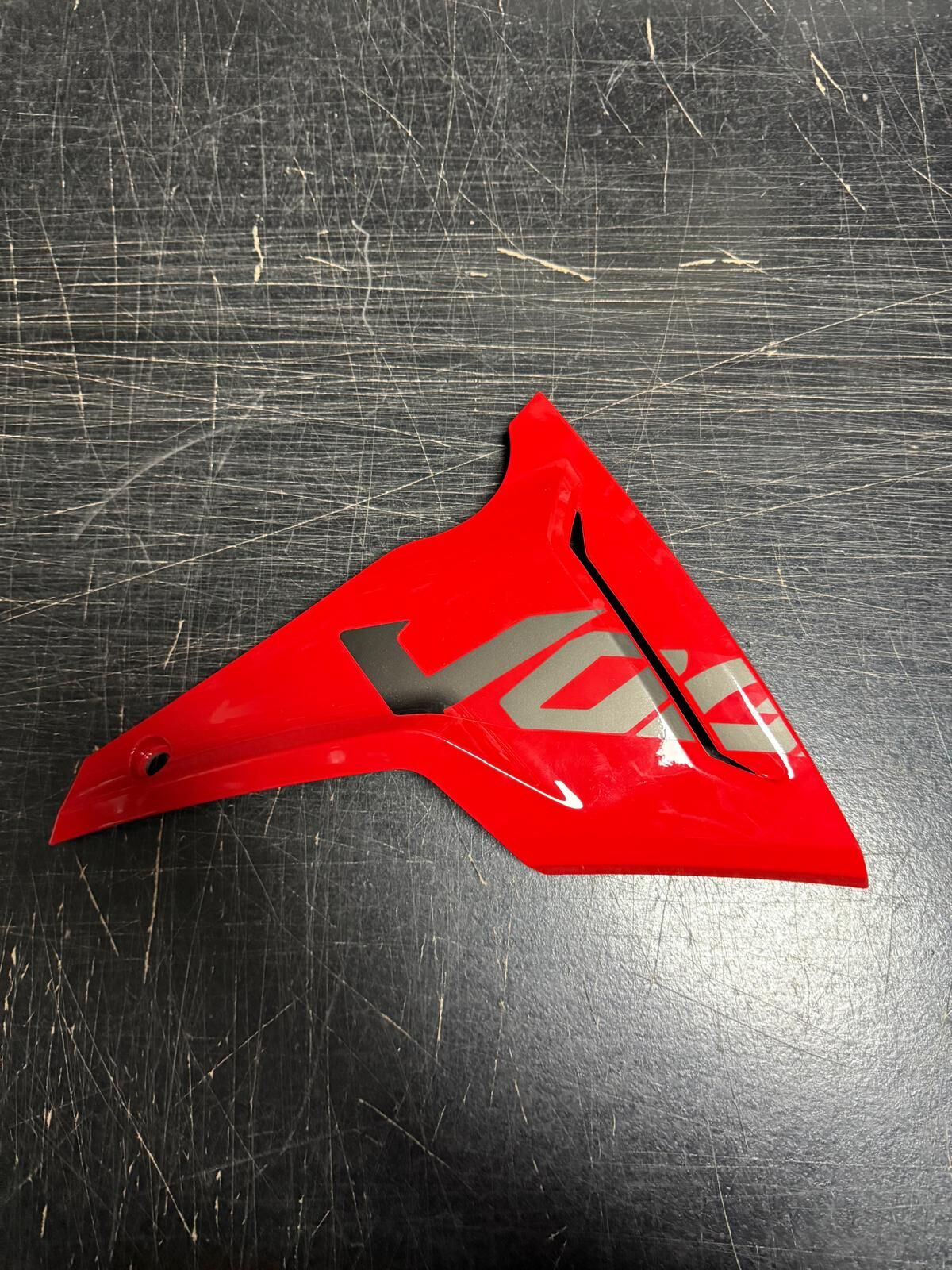 Voge 525 Rr Sağ Marşpiyer Kırmızı