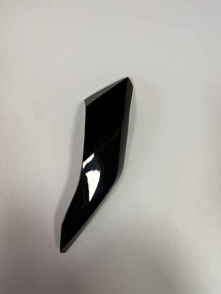 Voge R125 Far Grenajı Sağ Siyah