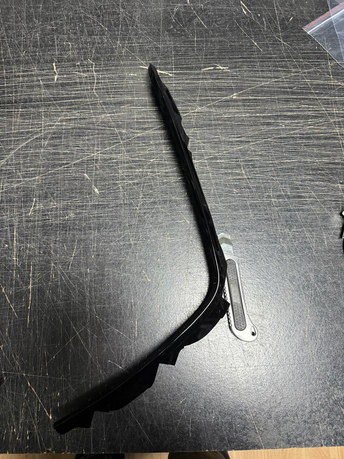 Yuki Gelato Ön Panel Sağ Çıta Siyah