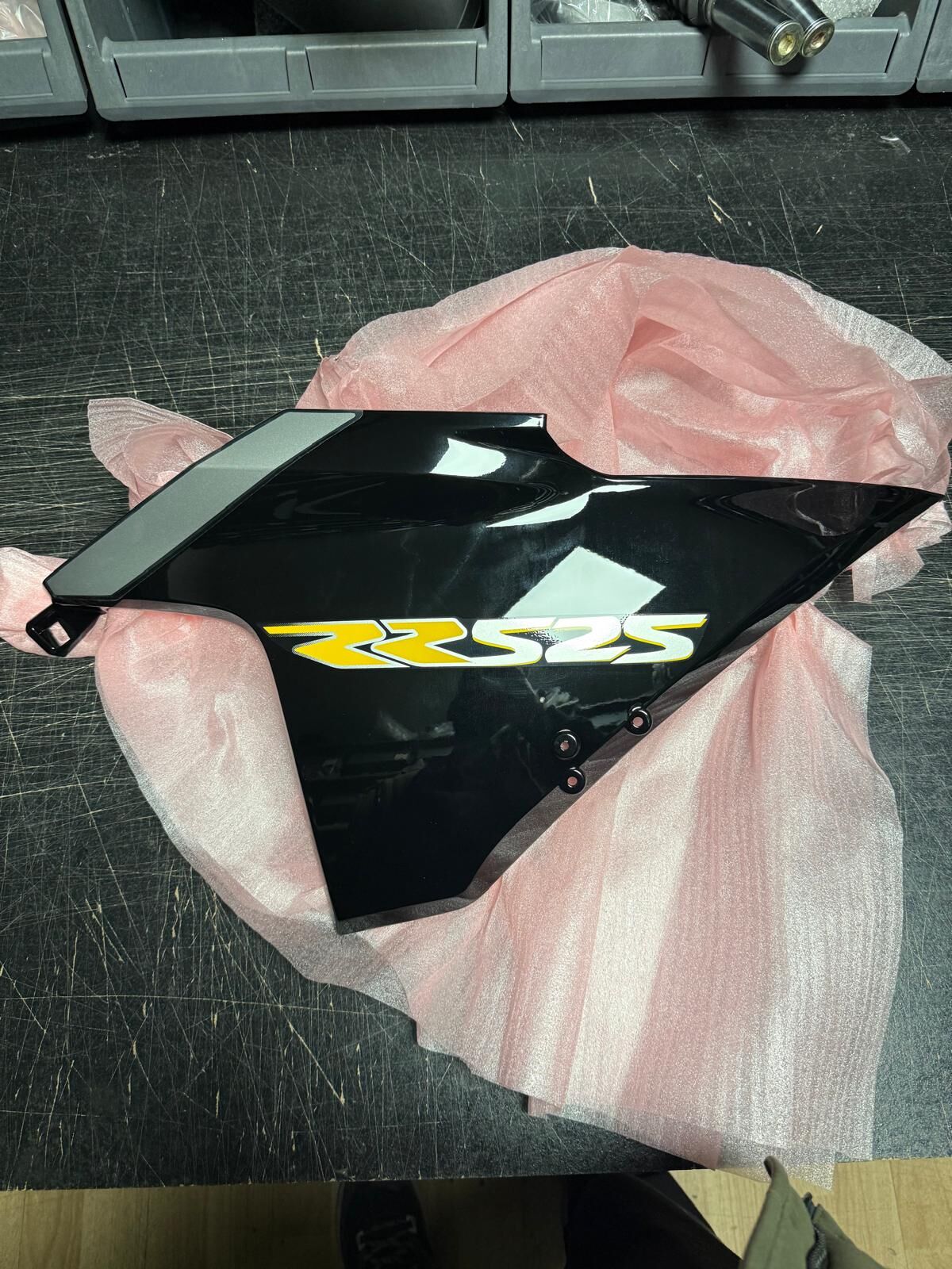 Voge 525 Rr Dizlik Grenajı Sağ Siyah