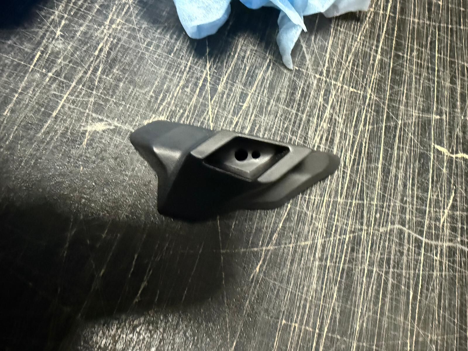 Voge 525 RR Sol Hava Deflektörü Bağlantı Ayağı