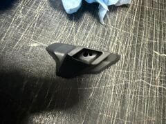 Voge 525 RR Sol Hava Deflektörü Bağlantı Ayağı