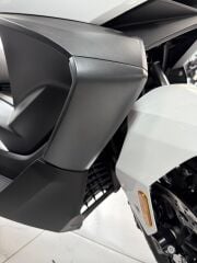 Voge Sr4 Dizlik Dekor Kapağı Sağ