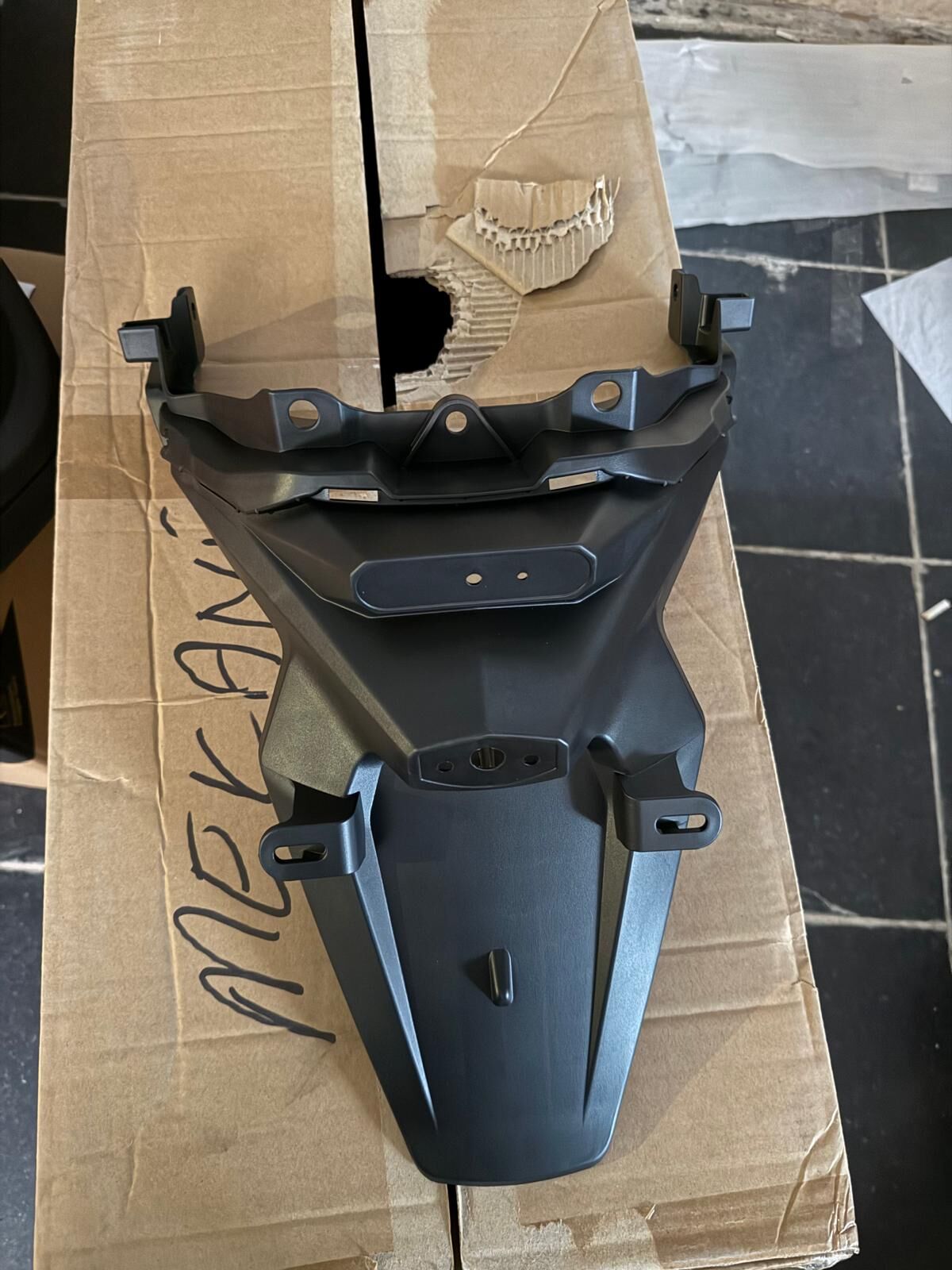 Voge Sr1 Arka Çamurluk