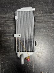 Yuki Dırtypaws 250-300 Radyatör Sol