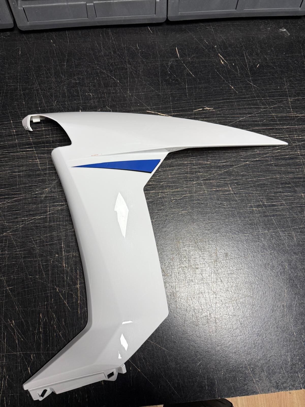 Yuki T11 Explorer 250 Dizlik Sol Beyaz