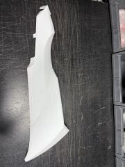 Yuki T11 Explorer 250 Marşpiyer Sağ Beyaz (ön arka )