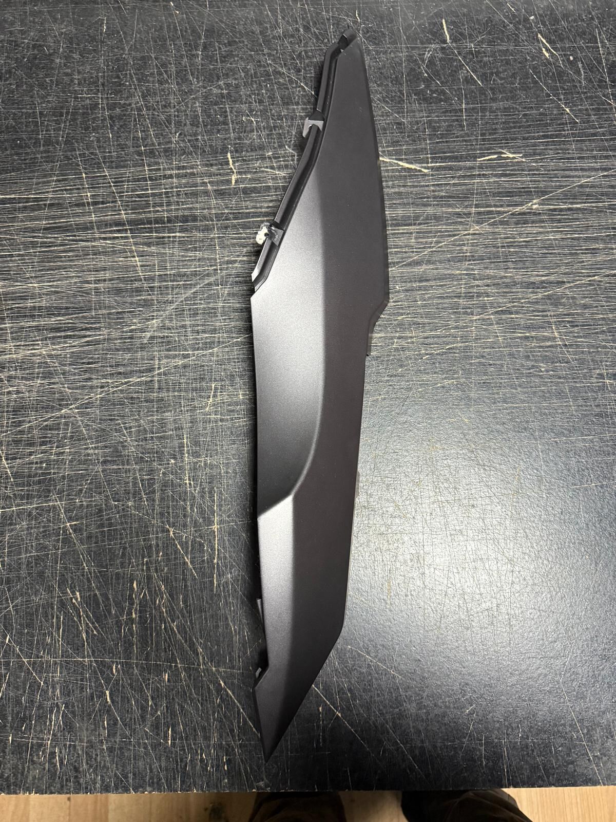 Yuki T11 Explorer 250 Marşpiyer Arka Sağ Füme