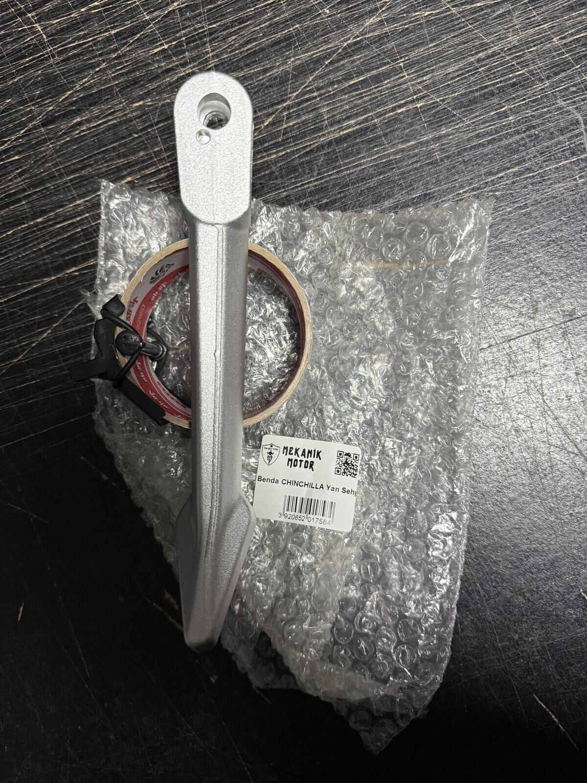 Benda CHINCHILLA Yan Sehpa