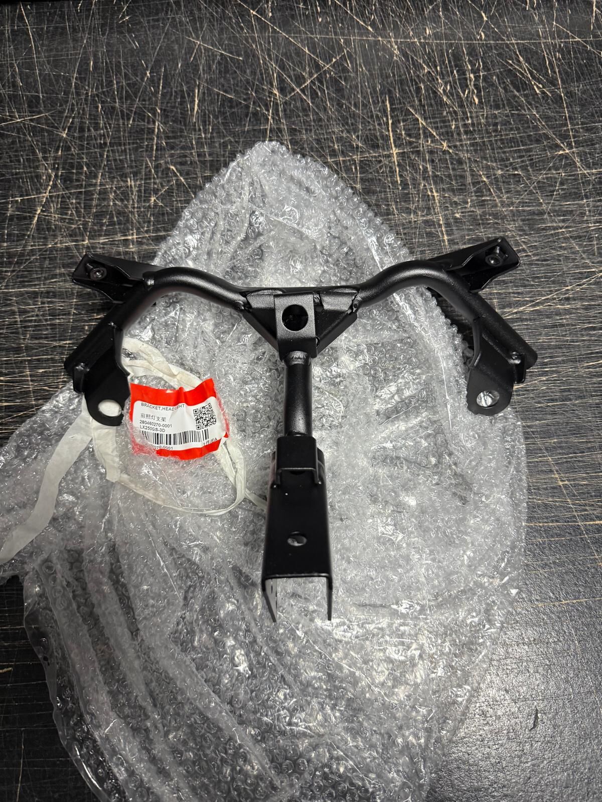 Voge 250 RR Kafa Demiri (Far Bağlantı Braketi)