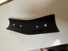 Yuki Storm 125 Egzoz Dekor Kapağı Küçük Metal