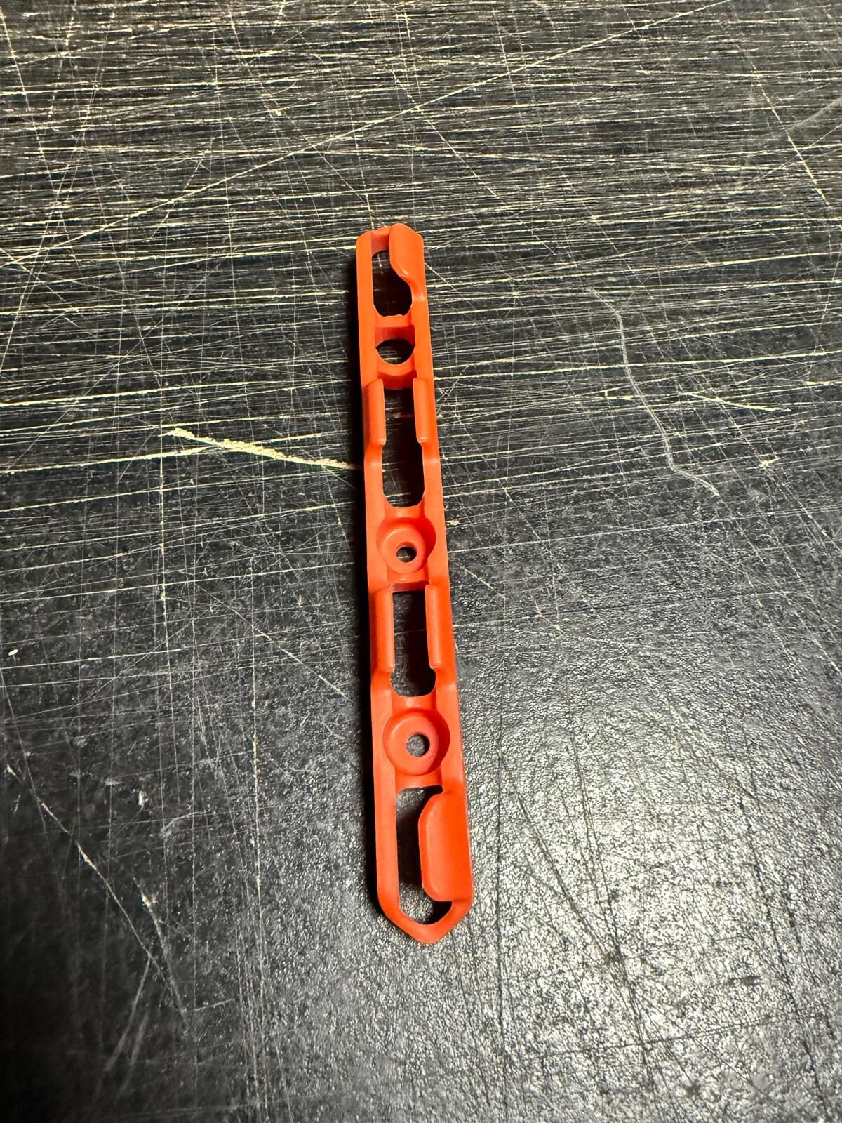 Yuki Dirtypaws 300 Hidrolik Hortumu Tutucu Plastiği