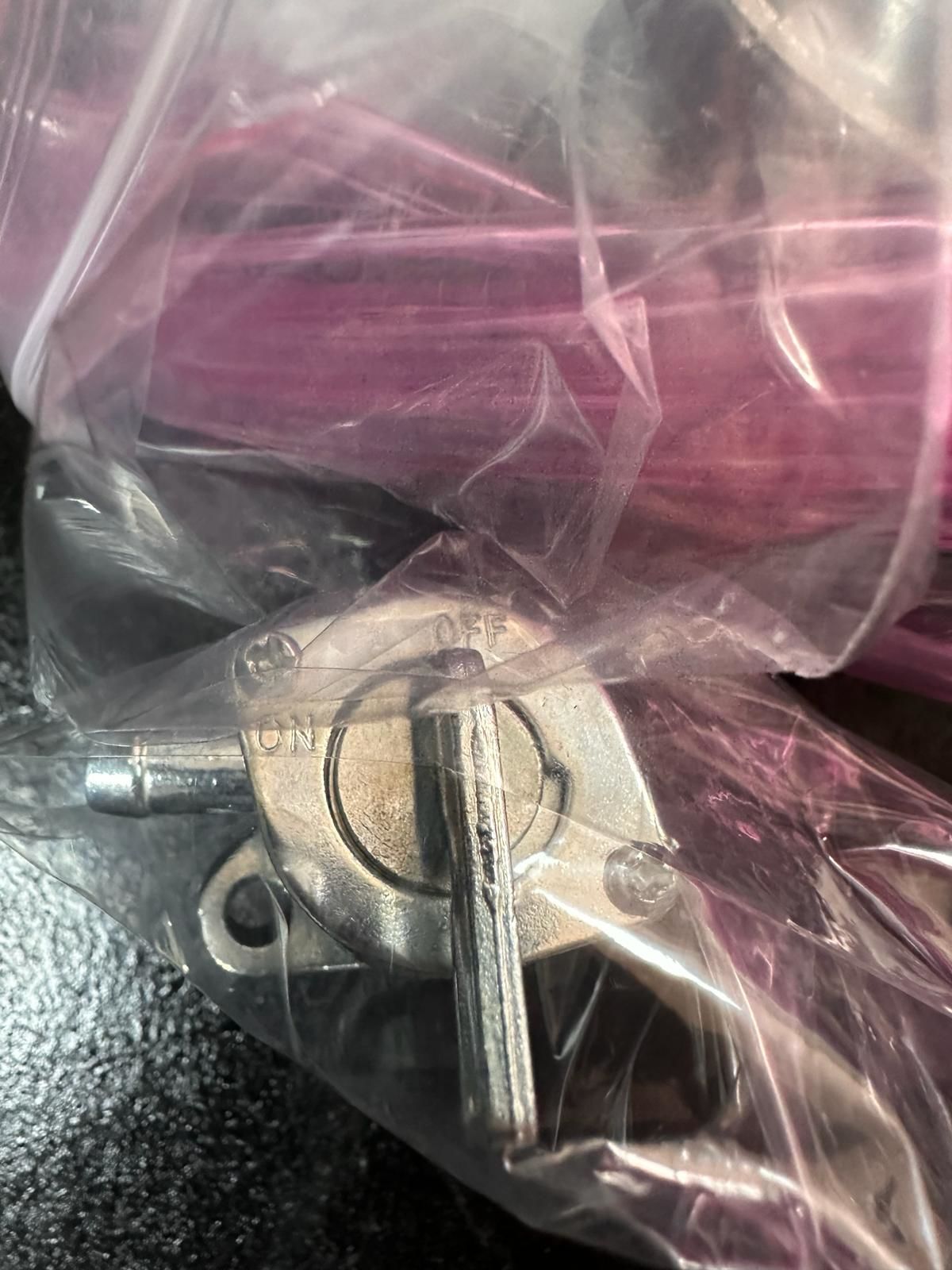 Dırtypaws 250-300 2t Benzin Musluğu